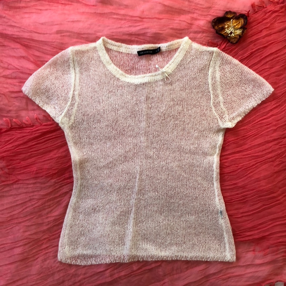Sheer, short sleeve knit